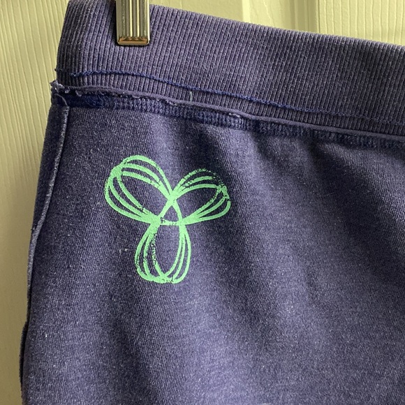 Aritzia TNA sweat shorts size L - Picture 3 of 11